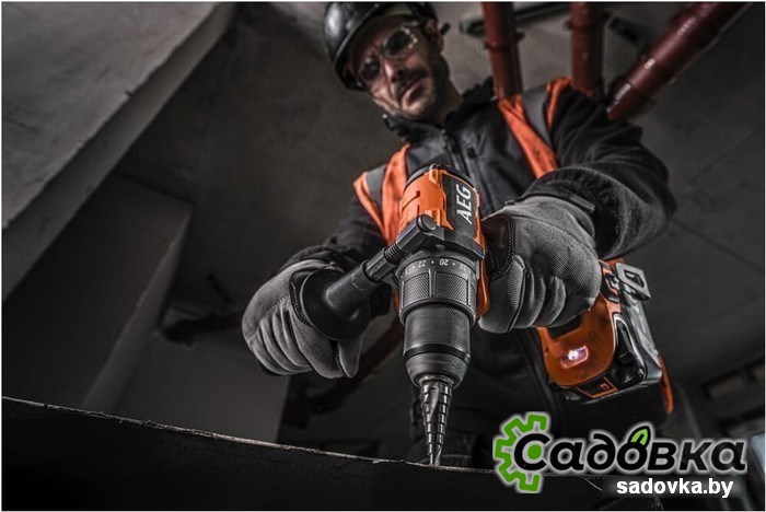 Дрель-шуруповерт AEG Powertools BS 18C3BL-402C 4935478936 (с 2-мя АКБ, кейс)