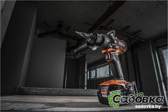 Дрель-шуруповерт AEG Powertools BS 18C3BL-402C 4935478936 (с 2-мя АКБ, кейс)