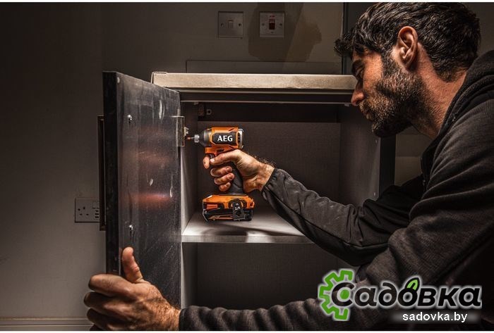 Винтоверт AEG Powertools BSS 18SBL2-0 4935480059 (без АКБ)