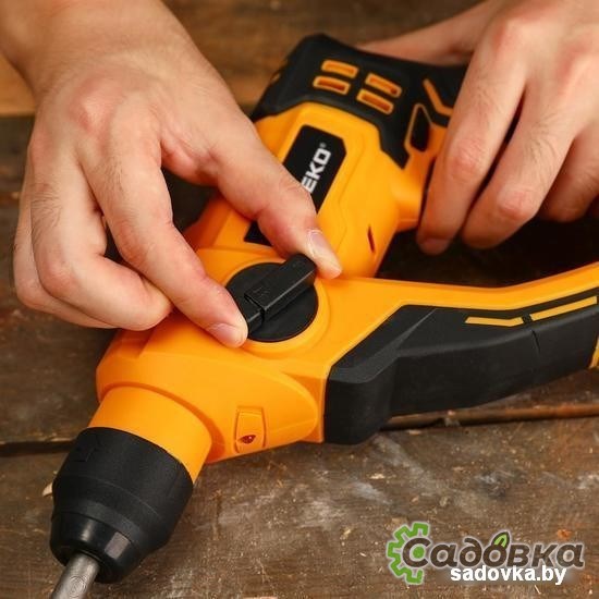 Перфоратор Deko DKCH20 (с 1-им АКБ)