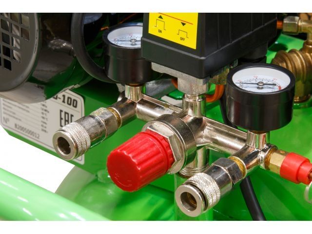 Компрессор ECO AE-1005-B2 ременной (380 л/мин, 8 атм, ременной, масляный, вертикальный ресив. 100 л, 220 В, 2.20 кВт) (AE-1005-B2)