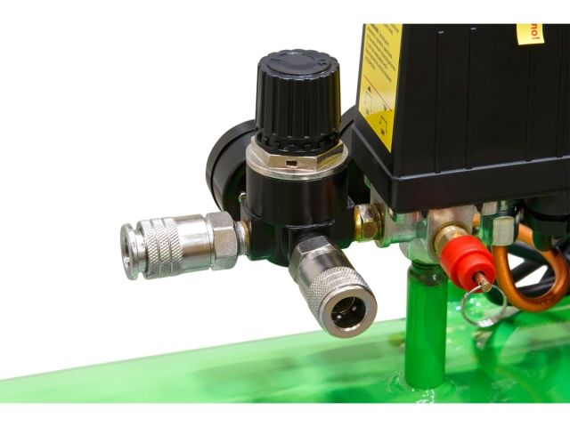 Компрессор ECO AE-1005-3 коаксиальный (440 л/мин, 8 атм, коаксиальный, масляный, ресив. 100 л, 220 В, 2.20 кВт) (AE-1005-3)