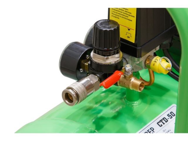 Компрессор ECO AE-501-4 коаксиальный (260 л/мин, 8 атм, коаксиальный, масляный, ресив. 50 л, 220 В, 1.80 кВт) (AE-501-4)