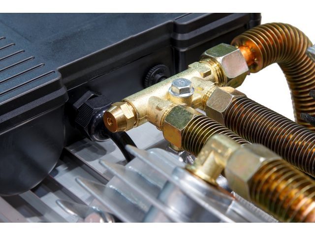 Компрессор ECO AE-502-3 коаксиальный (440 л/мин, 8 атм, коаксиальный, масляный, ресив. 50 л, 220 В, 2.20 кВт) (AE-502-3)