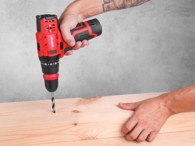 Аккум. дрель-шуруповерт WORTEX BD 1215 LiSET в чем. + 2 насадки, 12 В, 30 Н*м, 2х1.5 А*ч, БЗП 10 мм (Быстросъемный патрон, шурупы до 6 мм) (1326469)