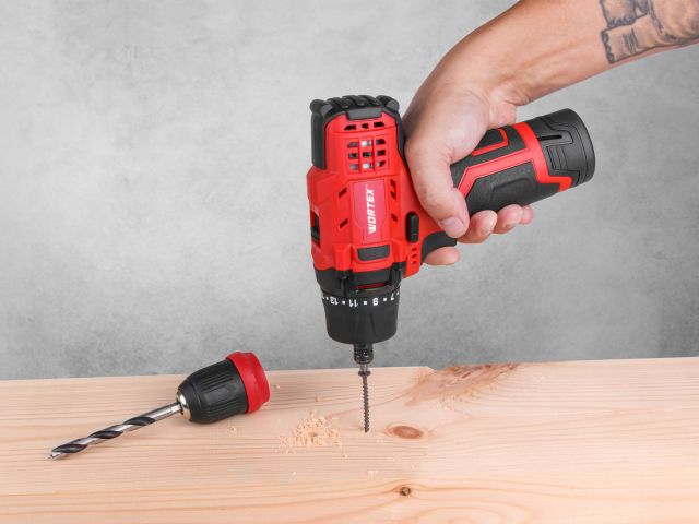 Аккум. дрель-шуруповерт WORTEX BD 1215 LiSET в чем. 12 В, 30 Н*м, 2х1.5 А*ч, БЗП 10 мм (Быстросъемный патрон, шурупы до 6 мм) (1326470)