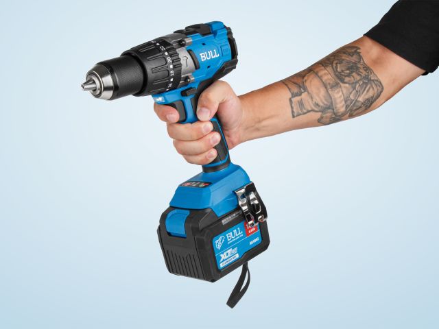 Аккум. дрель-шуруповерт BULL SR 1805 в чем. XLTpro, 2х6 А*ч, БЕСЩЕТ., 18 В, 120 Н*м, БЗП(мет.) 13 мм (Доп. функции: Ударное сверление, 