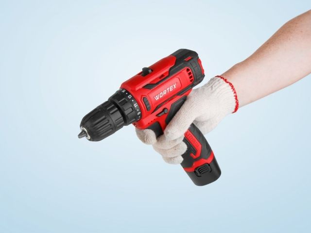 Аккум. дрель-шуруповерт WORTEX BD 1220 Li в чем. 12 В, 30 Н*м, 2х1.5 А*ч, БЗП 10 мм (шурупы до 6 мм) (1329356)