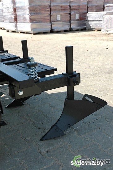 Навесное оборудование для садовой техники Bomet S239/1 с бачком