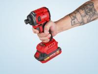 Аккум. ударный гайковерт/винтоверт WORTEX CWR 0218 в чем. XLT 2x2 А*ч, БЕСЩЕТ., 18 В, 220 Н*м (внутр. шестигр. 1/4