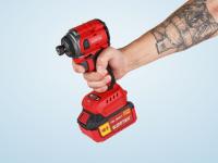 Аккум. ударный гайковерт/винтоверт WORTEX CWR 0218 в чем. XLT 1x4 А*ч, БЕСЩЕТ., 18 В, 220 Н*м (внутр. шестигр. 1/4